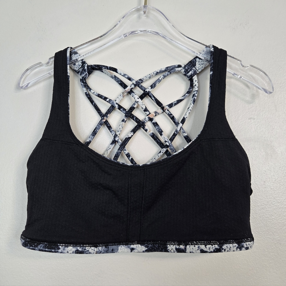 🌿 lululemon Black/Grey/Pink Floral Sports Bra, Size 2 ~ EUC - Picture 3 of 5